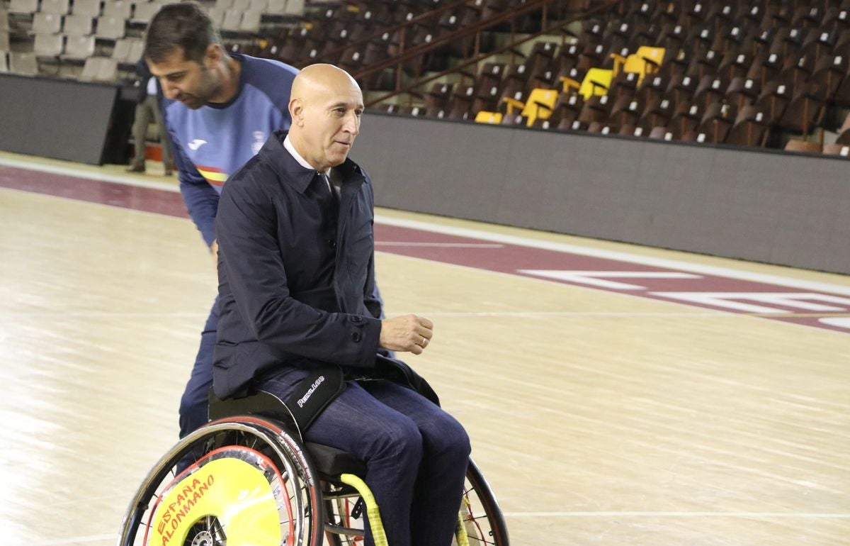 La selección nacional de balonmano en silla de ruedas finaliza su concentración en León antes de acudir al Mundial de Portugal que empieza el viernes