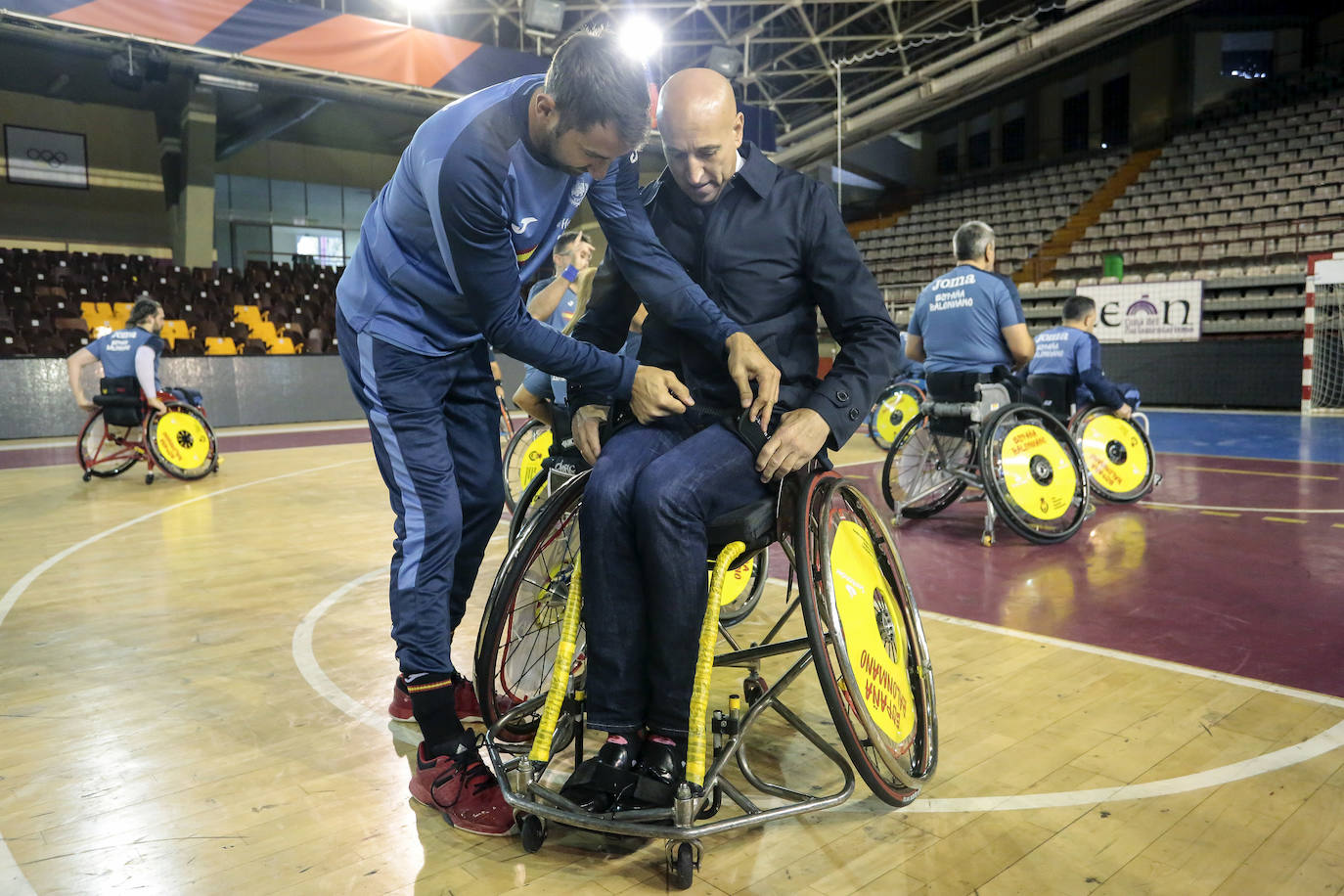 La selección nacional de balonmano en silla de ruedas finaliza su concentración en León antes de acudir al Mundial de Portugal que empieza el viernes