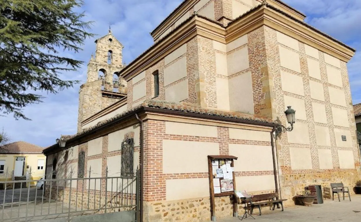 Iglesia de San Andrés Apóstol en Carrizo de la Ribera, localidad donde residen el sacerdote y su hermano.