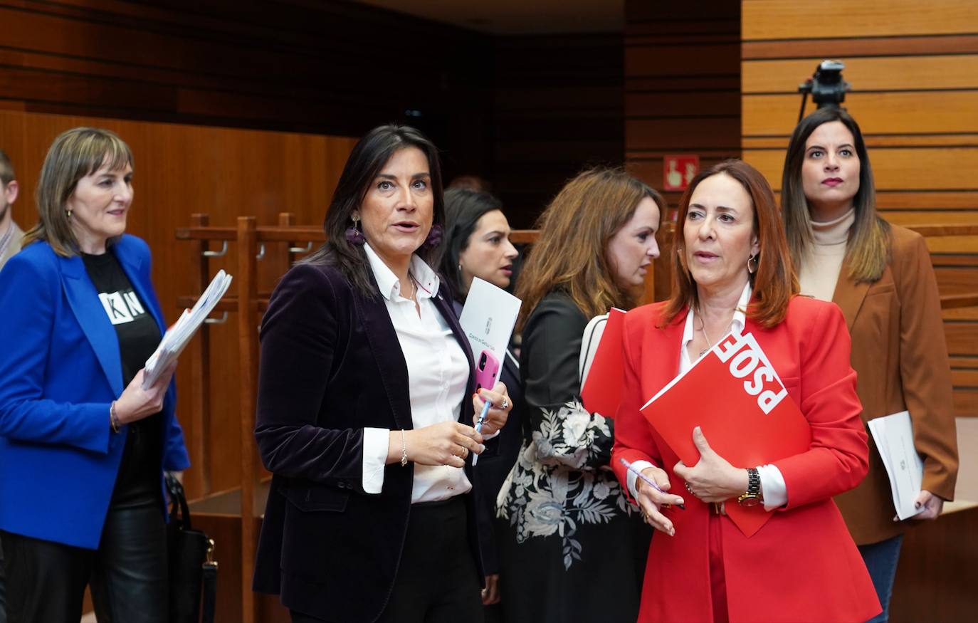 El presidente de las Cortes Carlos Pollán durante el Pleno de las Cortes de Castilla y León para el debate y votación de las enmiendas a la totalidad del proyecto de ley de Presupuestos Generales de la Comunidad para 2023 y del Proyecto de Ley de Medidas Tributarias, Financieras y Administrativas.