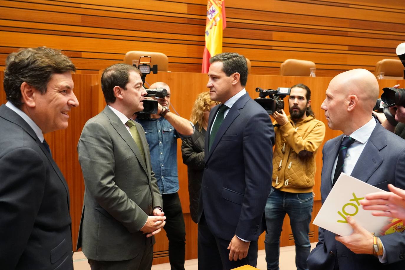 El presidente de las Cortes Carlos Pollán durante el Pleno de las Cortes de Castilla y León para el debate y votación de las enmiendas a la totalidad del proyecto de ley de Presupuestos Generales de la Comunidad para 2023 y del Proyecto de Ley de Medidas Tributarias, Financieras y Administrativas.