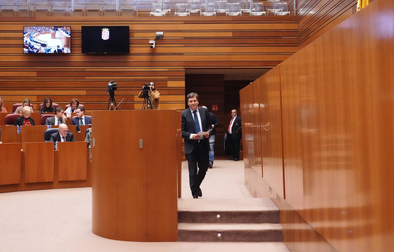 El presidente de las Cortes Carlos Pollán durante el Pleno de las Cortes de Castilla y León para el debate y votación de las enmiendas a la totalidad del proyecto de ley de Presupuestos Generales de la Comunidad para 2023 y del Proyecto de Ley de Medidas Tributarias, Financieras y Administrativas.