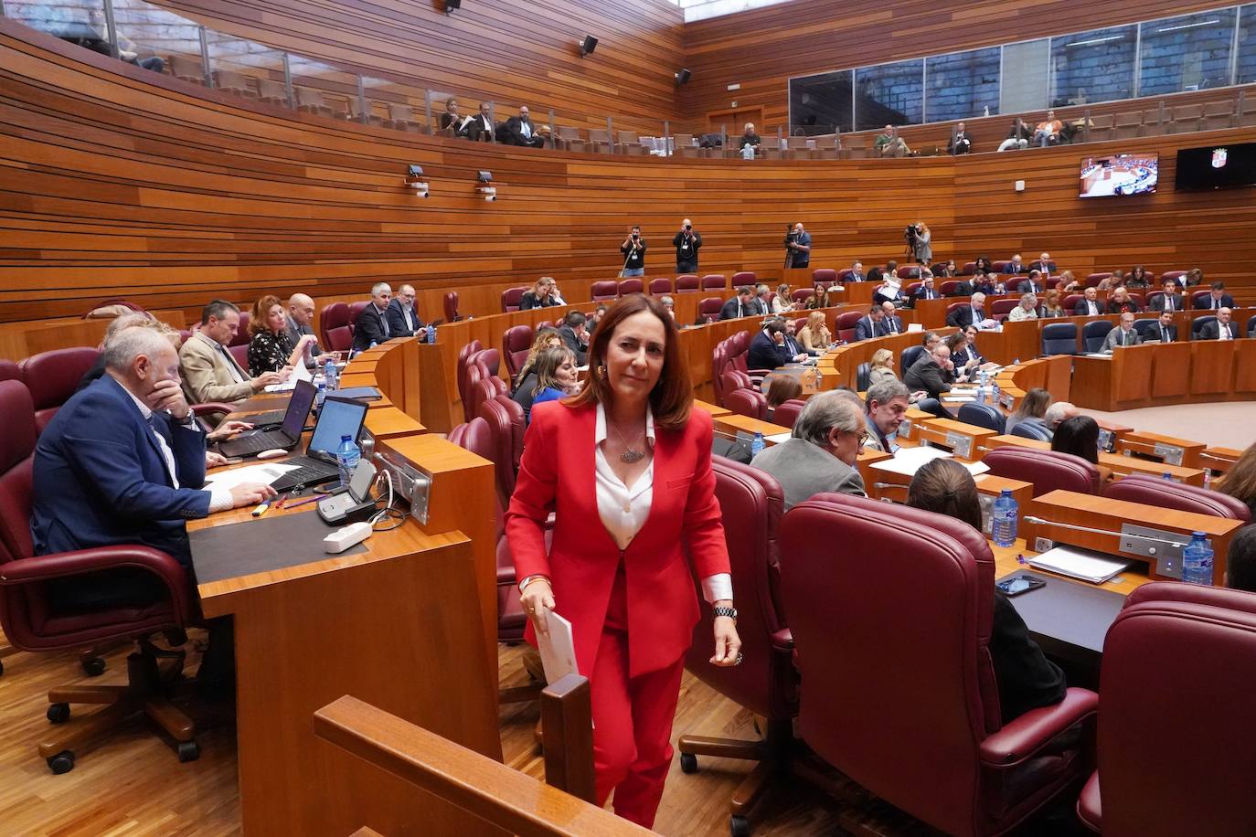 El presidente de las Cortes Carlos Pollán durante el Pleno de las Cortes de Castilla y León para el debate y votación de las enmiendas a la totalidad del proyecto de ley de Presupuestos Generales de la Comunidad para 2023 y del Proyecto de Ley de Medidas Tributarias, Financieras y Administrativas.