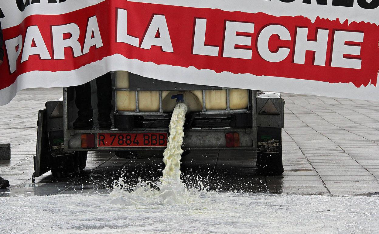 Imagen de archivo de una protesta de ganaderos en León. 