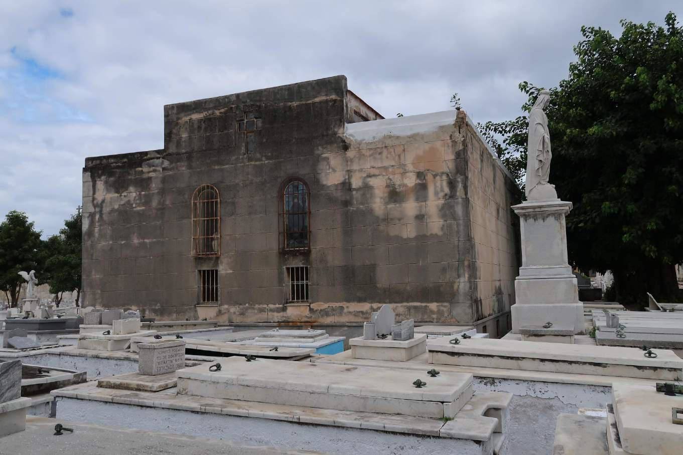 Fotos: Panteón de la Colonia Leonesa en Cuba