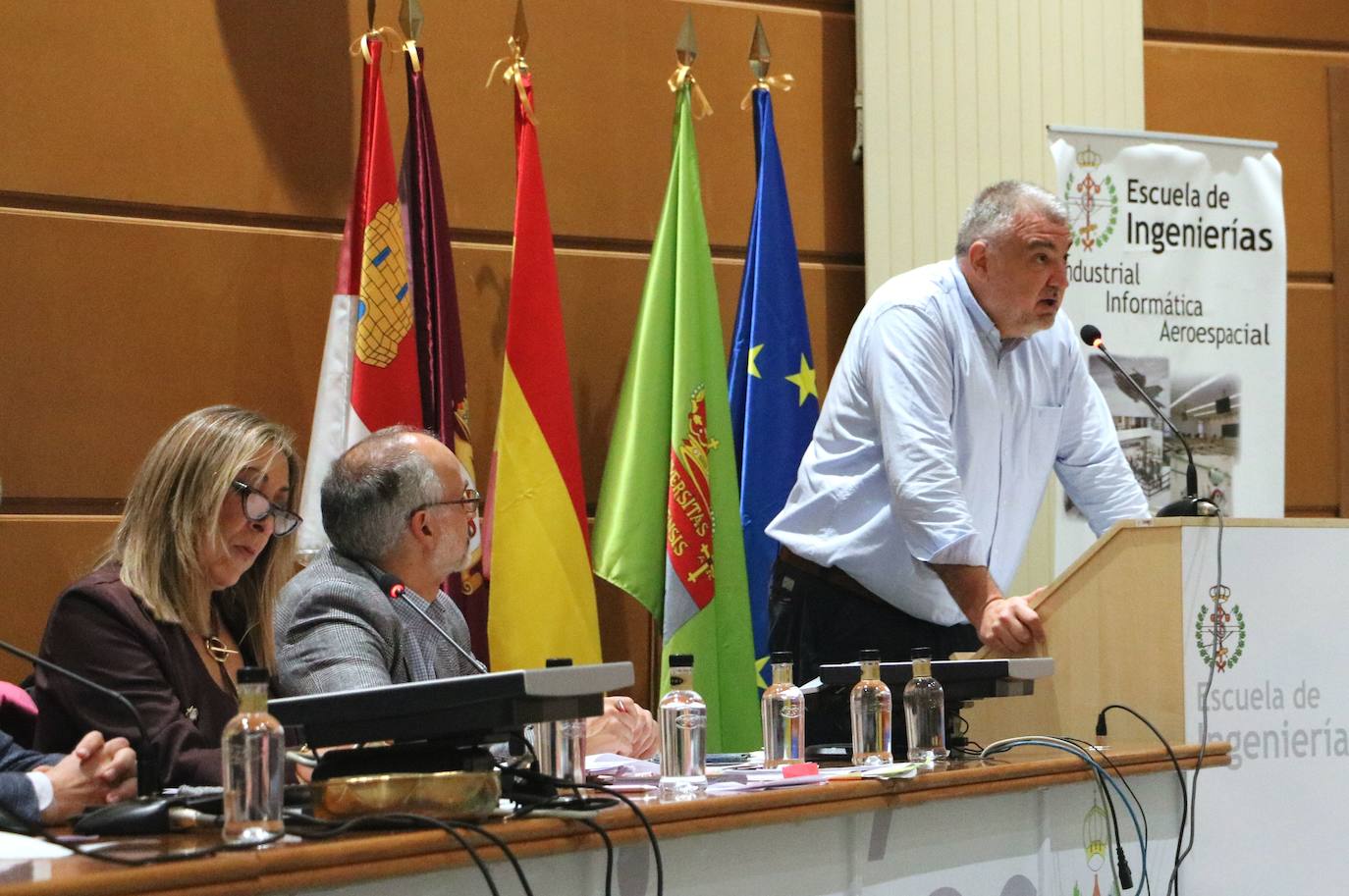 El Claustro de Doctores de la Ule ratifica los Honoris Causa para Juan José Badiola y José Luis Rodríguez Zapatero.