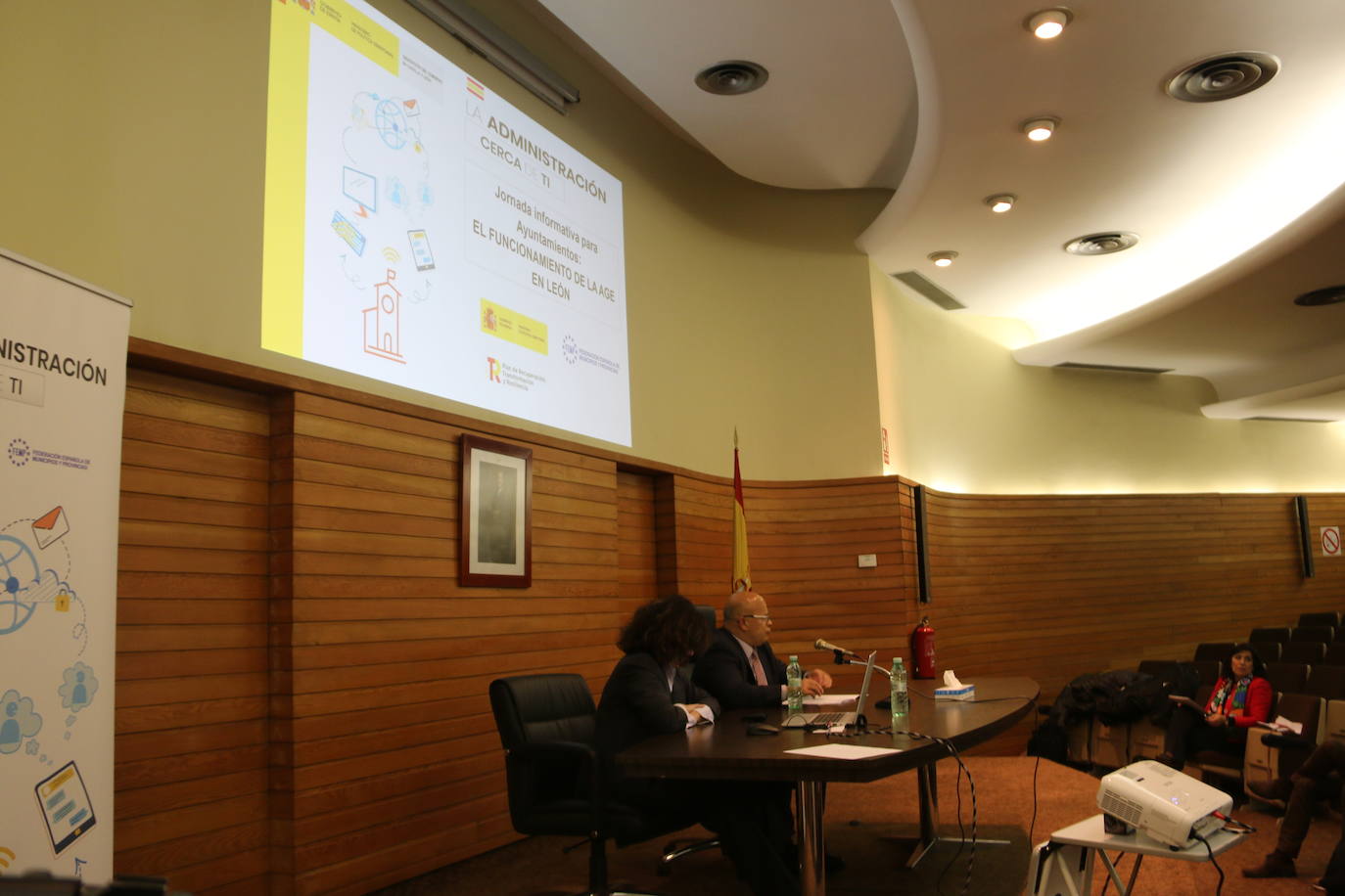 Jornada de trabajo convocada para presentar el programa-piloto «La Administración cerca de ti». 