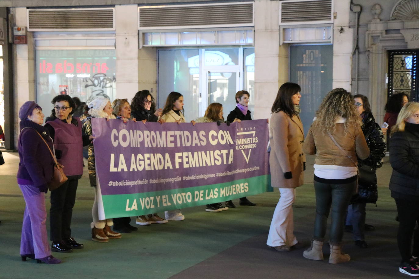 Algunos de los manifestantes de este 25N en la capital leonesa. 
