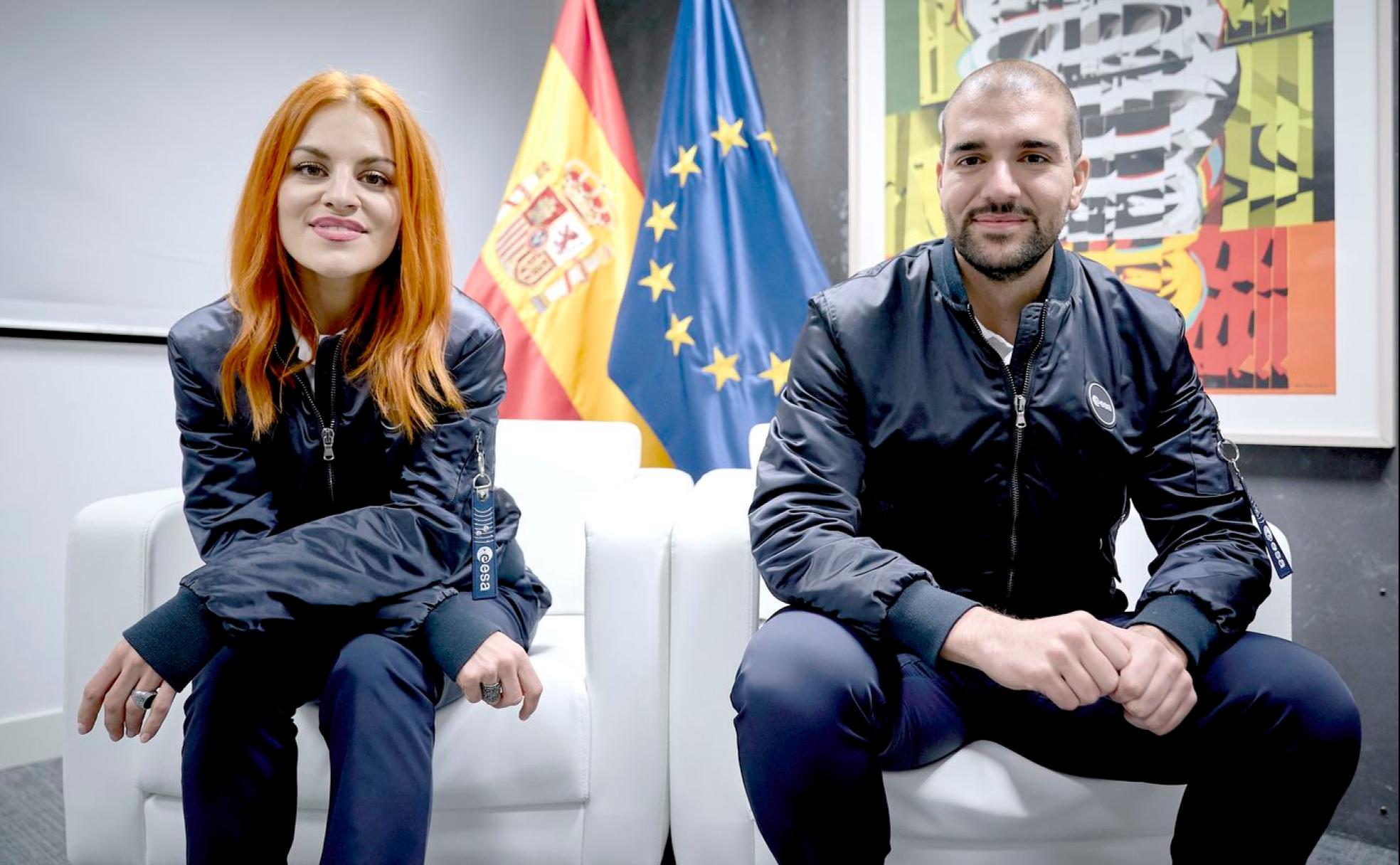 Mucha ilusión y felicidad, nervios, emoción, complicidad o «carne de gallina» son algunas de las palabras que usan Pablo Álvarez y Sara García para describir lo que están viviendo desde ayer, cuando fueron elegidos astronautas de la Agencia Espacial Europea (ESA), y optimismo, porque «siempre hay que soñar con todo» 