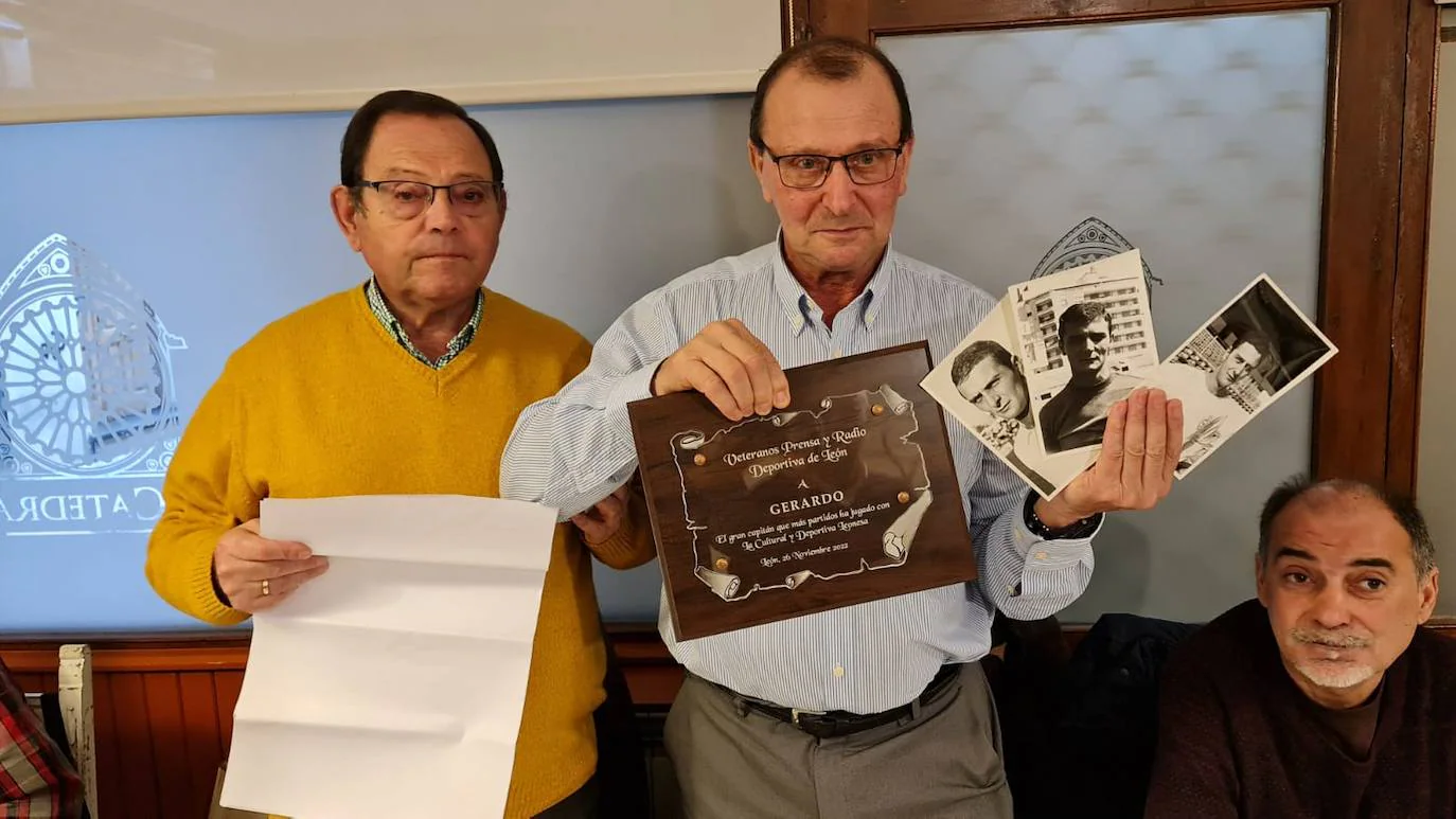 Los Veteranos de la Prensa Deportiva de León rinden homenaje al histórico Gerardo.