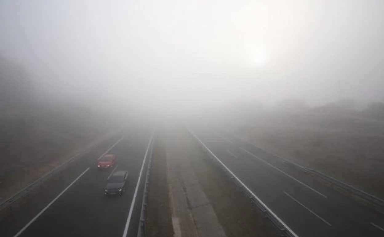 La niebla hace acto de presencia en las carreteras leonesas.