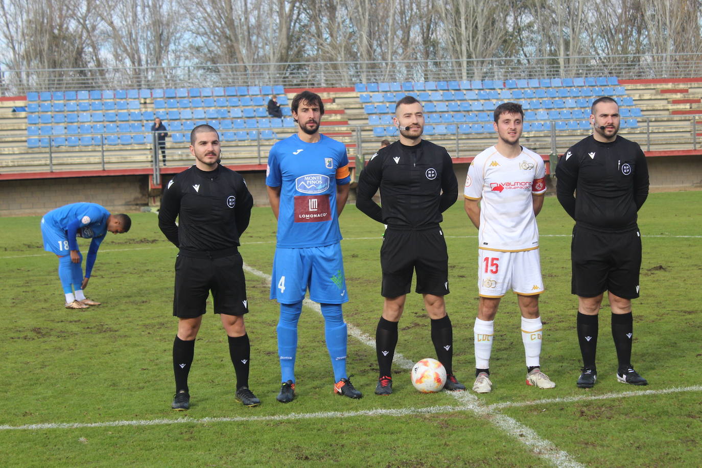 Partido correspondiente a la jornada 11 del Grupo VIII de la Tercera RFEF