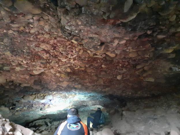 Investigadores del Instituto de Estudios Cabreireses (IEC) descubren en el municipio de Puente de Domingo Flórez (León) una gran mina de oro subterránea romana.