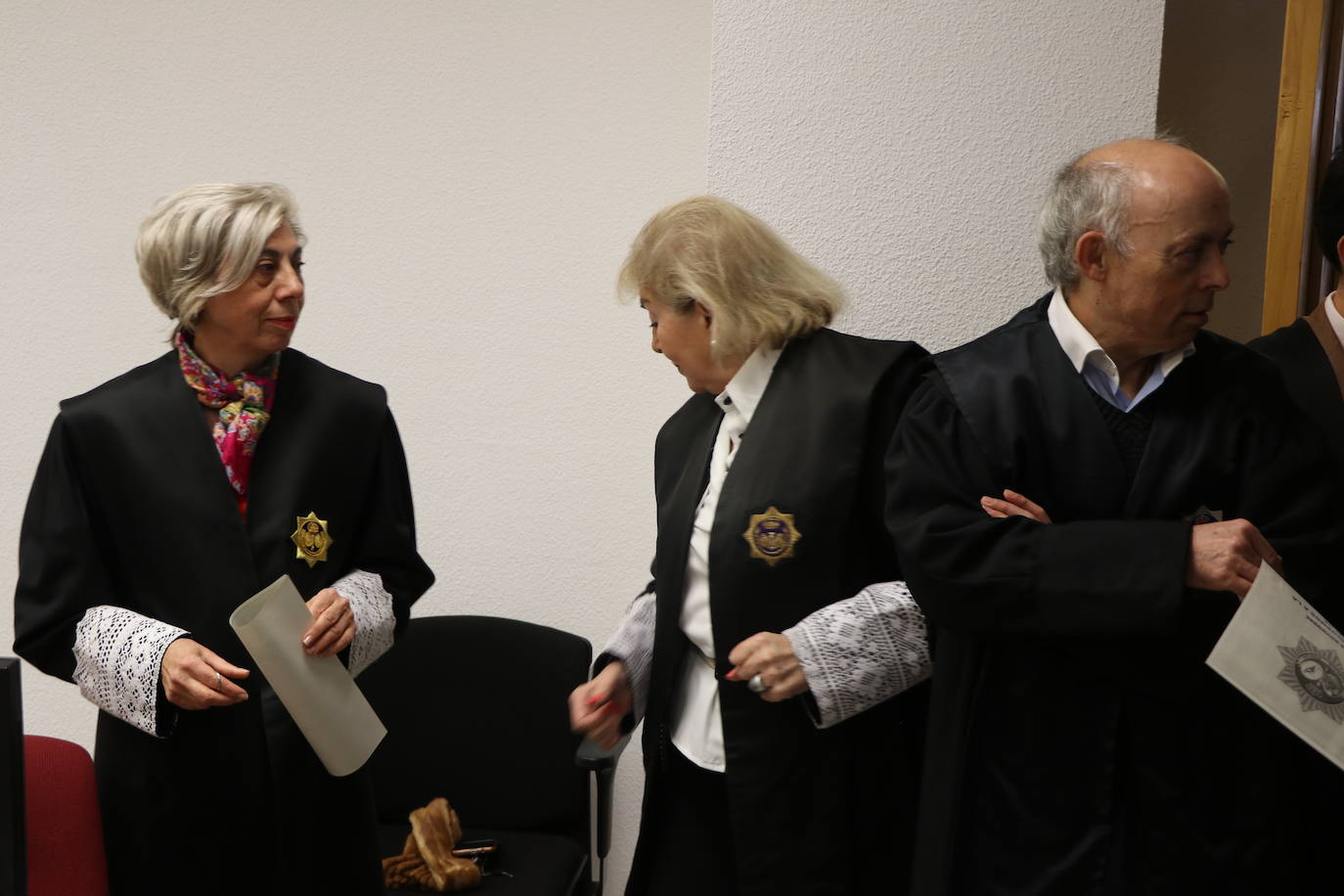 Los tres asociaciones de se unen por primera vez en una reivindicación conjunta para exigir al Minsiteri ode Justicia que cumpla los acuerdos alcanzados tras la desconvocatoria de huelga en el mes de abril.