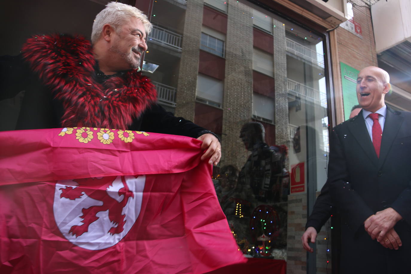 Antonio Canales, José Antonio Diez y Juan López llevan la Navidad hasta la Palomera.