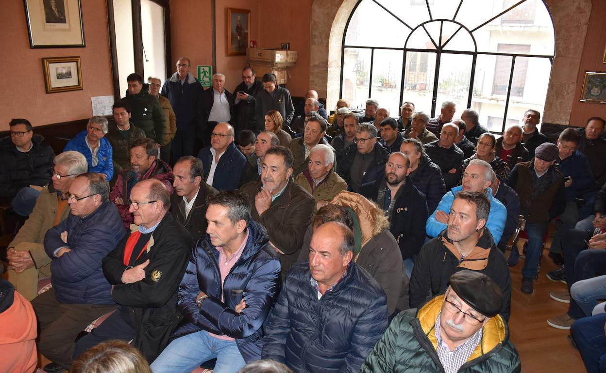 Público asistente a la lonja celebrada hoy en Ciudad Rodrigo. 