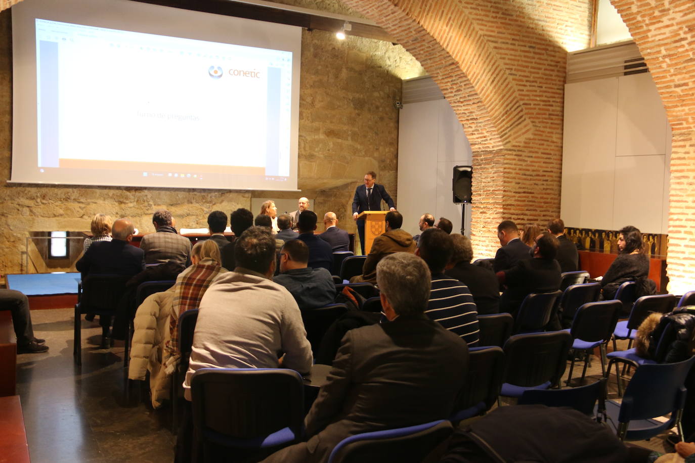 León acoge el encuentro 'Destinos Turísticos Inteligentes: Oportunidades para los agentes del destino'.