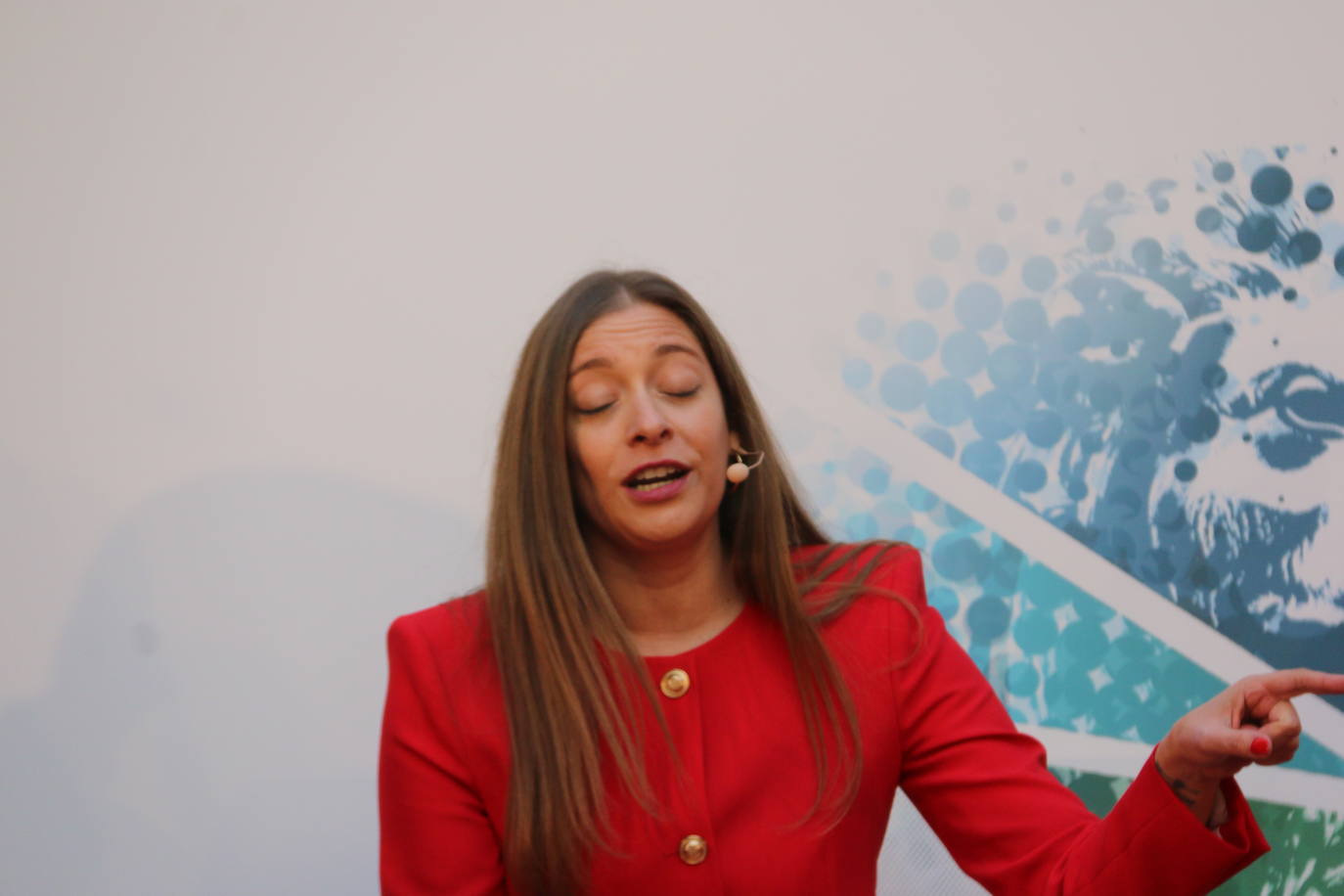 Alcaldes de todos los rincones de la provincia acuden al acto de conmemoración de la Carta Magna española | El berciano José Carralero ha sido el encargado de pronunciar el discurso de esta celebración