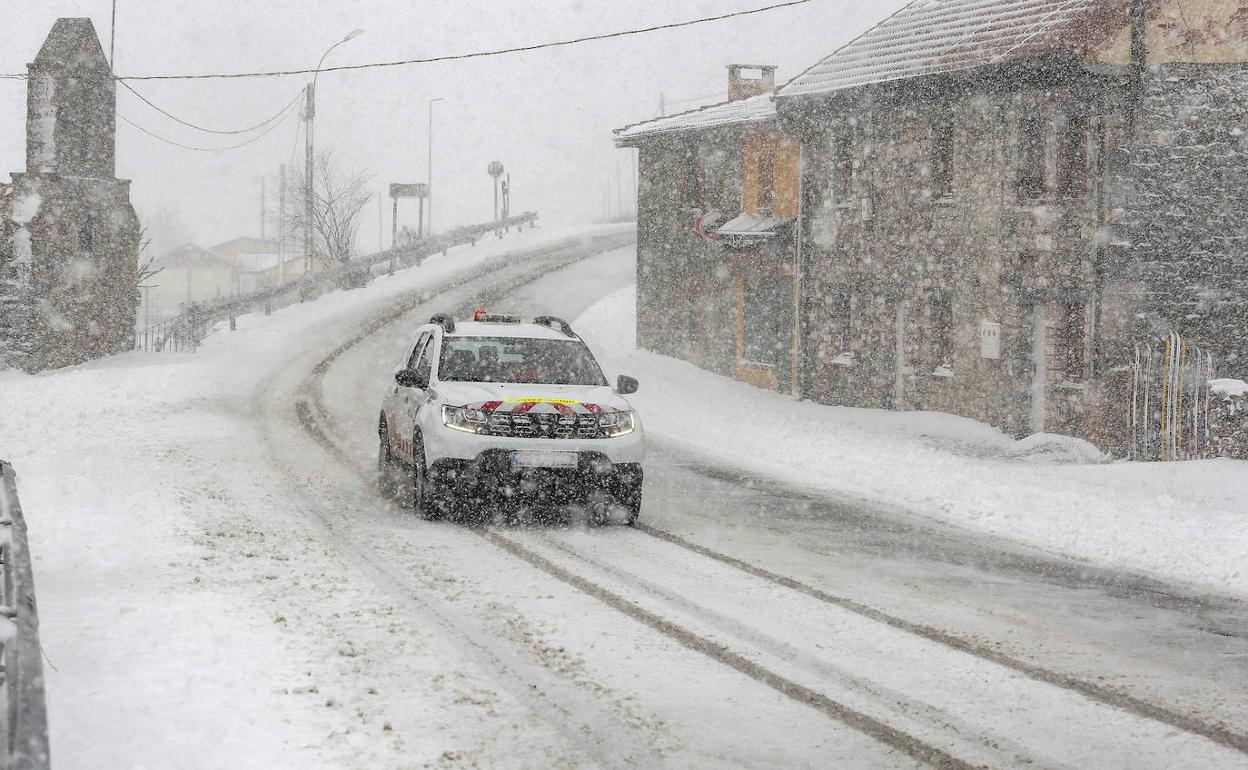 Nieve en la localidad leonesa de Isoba.