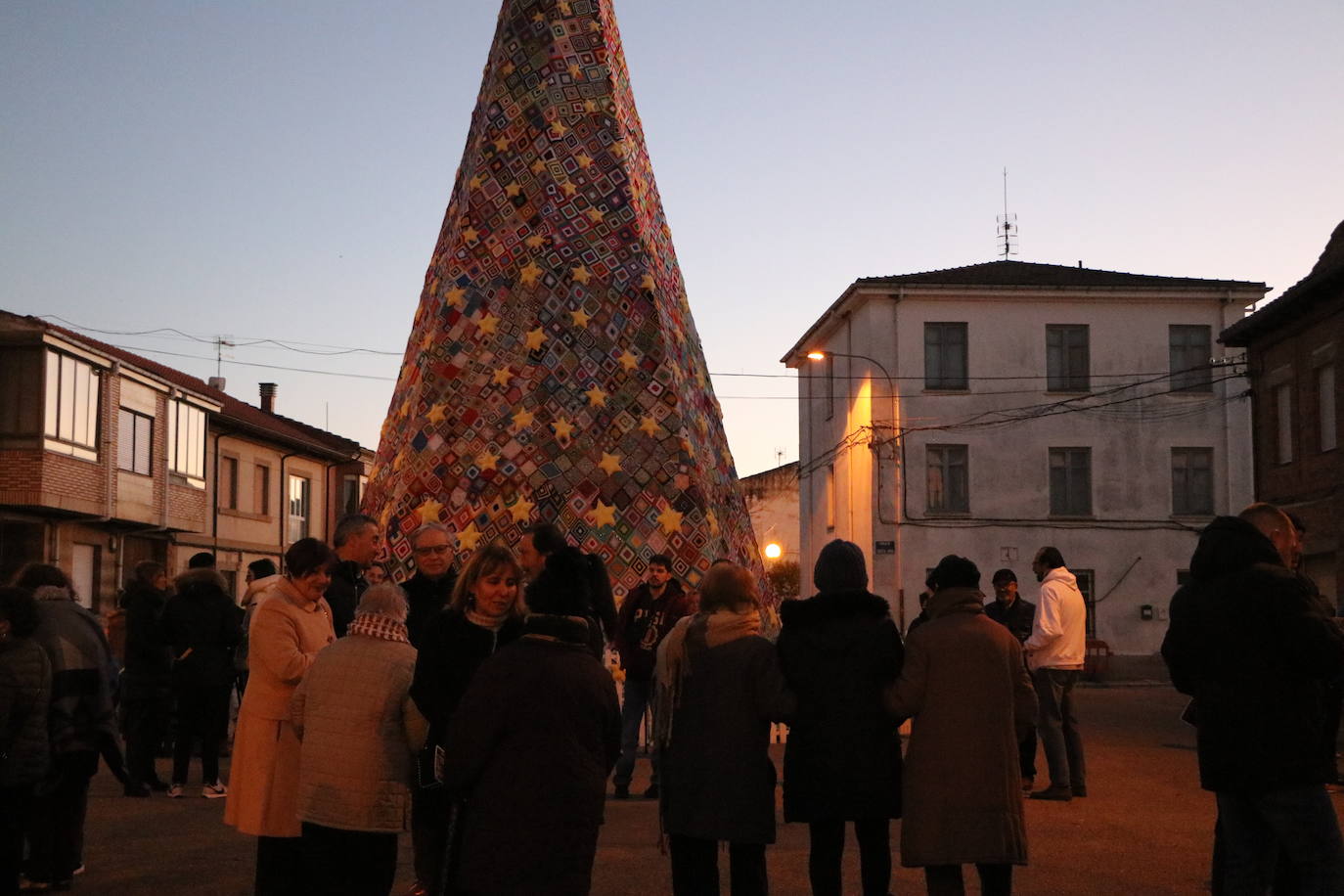 Encendido de las luces navideñas en la localidad de Villoria de Órbigo 