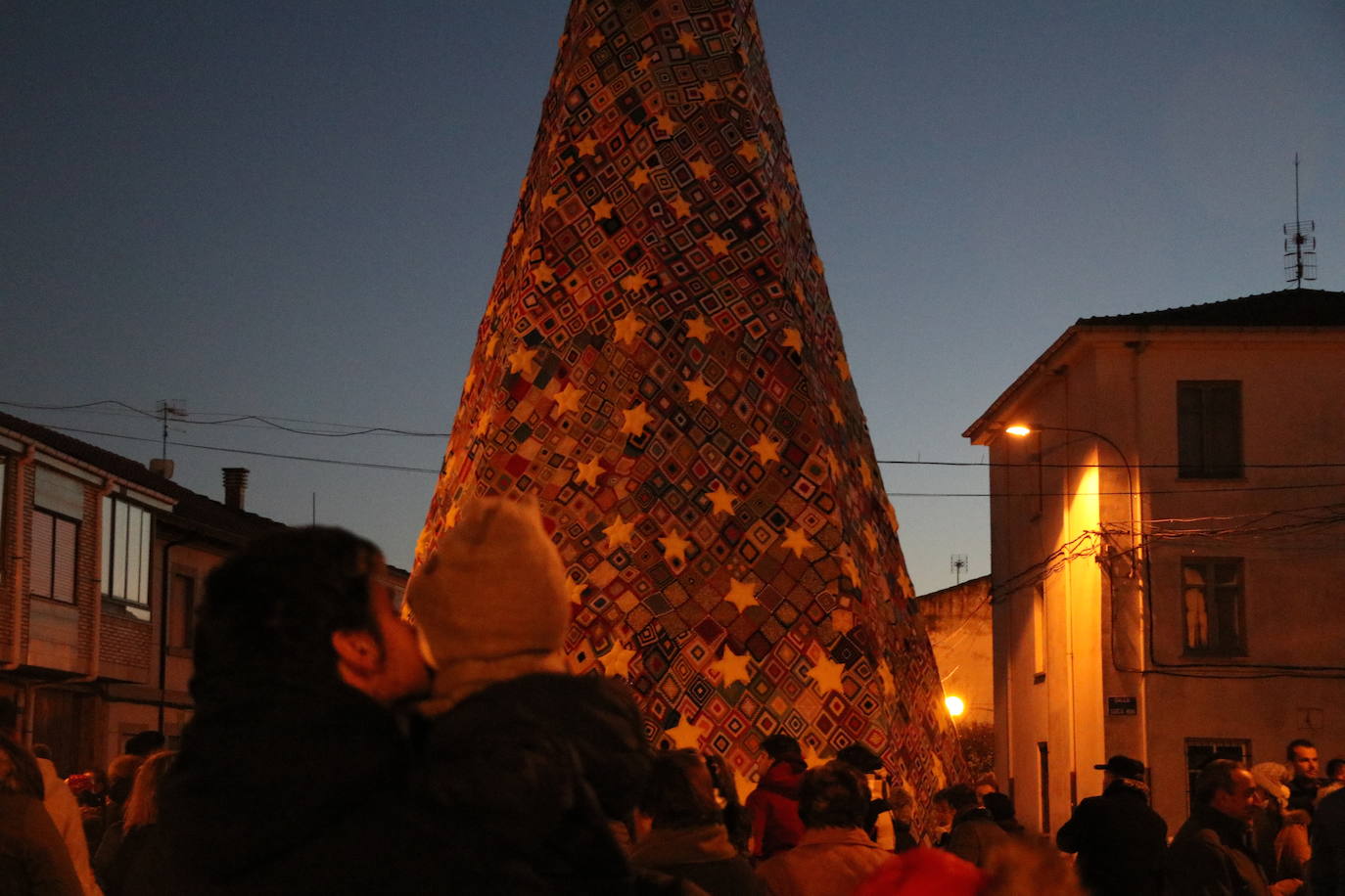 Encendido de las luces navideñas en la localidad de Villoria de Órbigo 