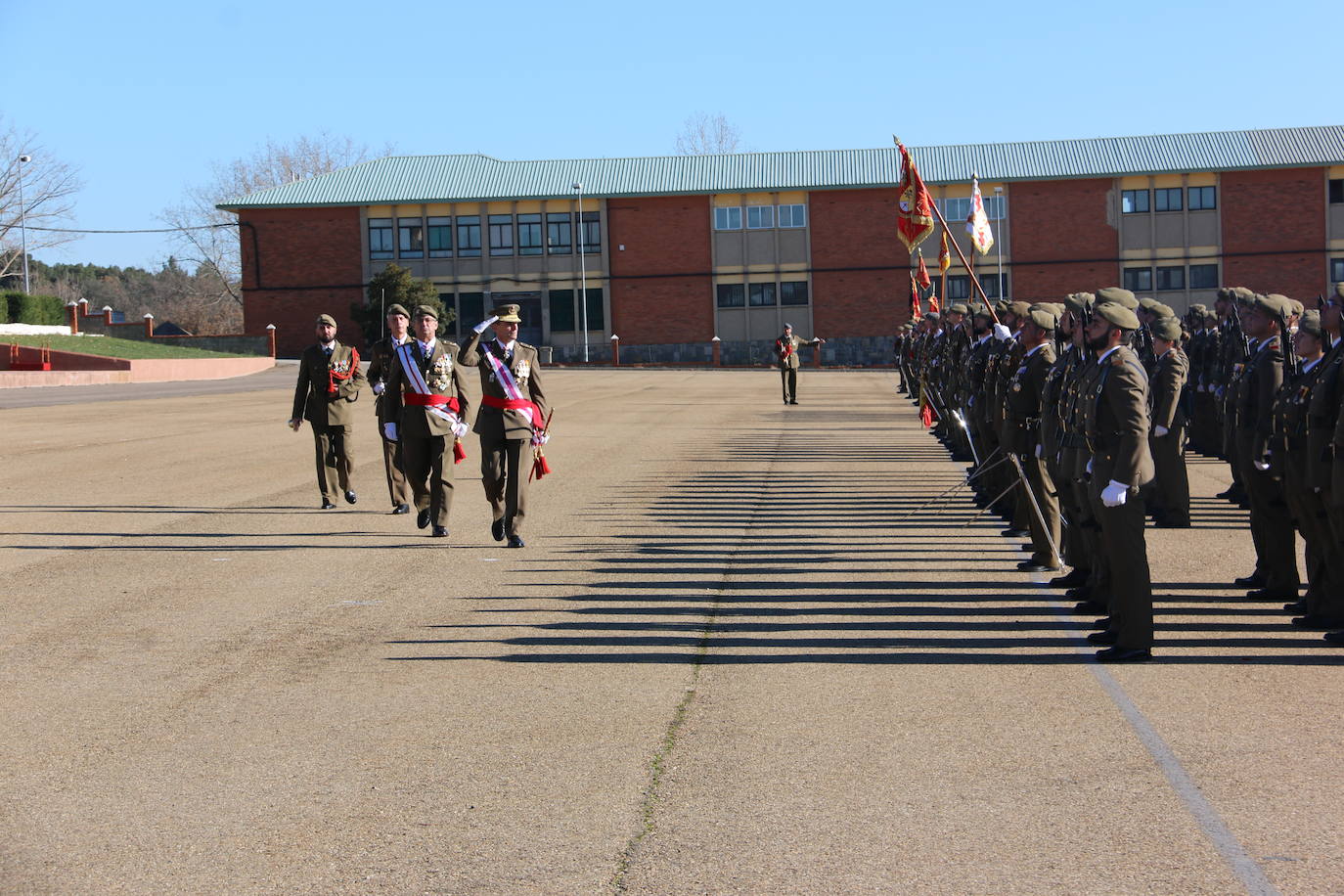 Los artilleros del Maca celebran con honores la festividad de su patrona con un acto militar. 