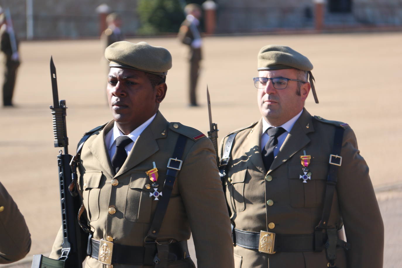 Los artilleros del Maca celebran con honores la festividad de su patrona con un acto militar. 