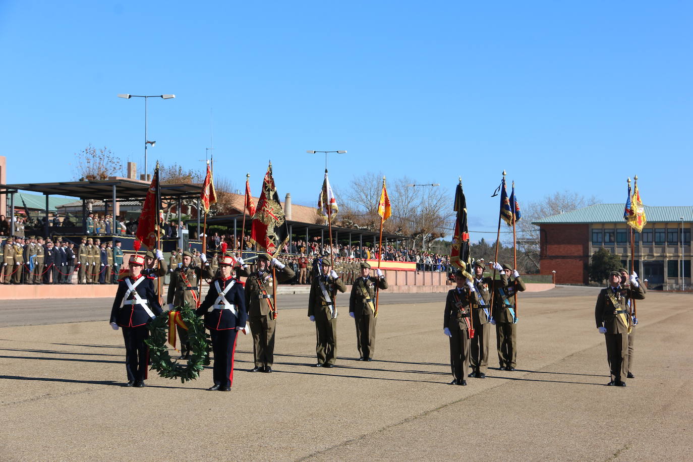 Los artilleros del Maca celebran con honores la festividad de su patrona con un acto militar. 