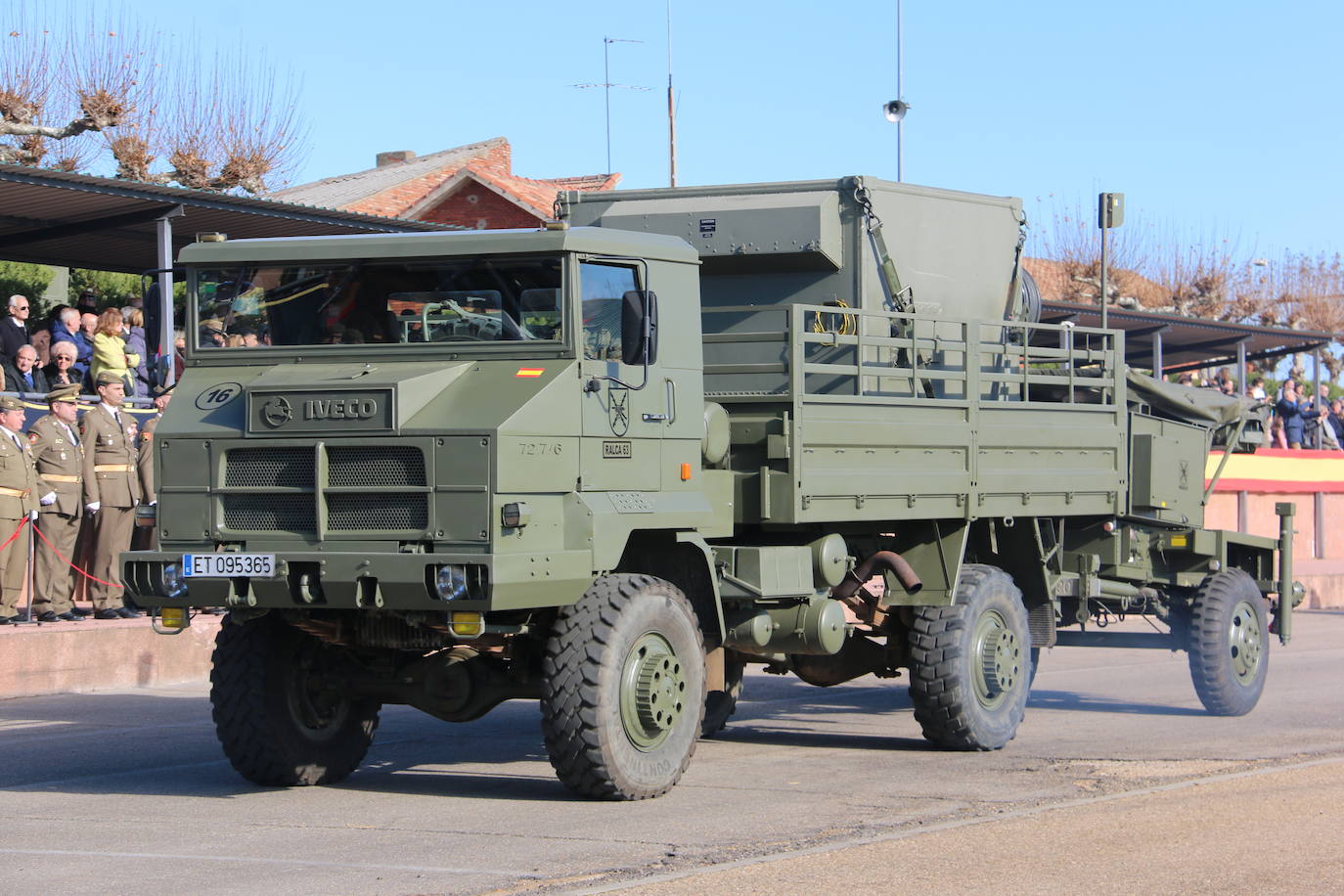 Los artilleros del Maca celebran con honores la festividad de su patrona con un acto militar. 