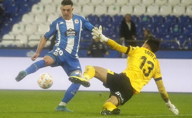 Salvi Carrasco, en el partido con la Cultural en Riazor, donde firmó una gran actuación.