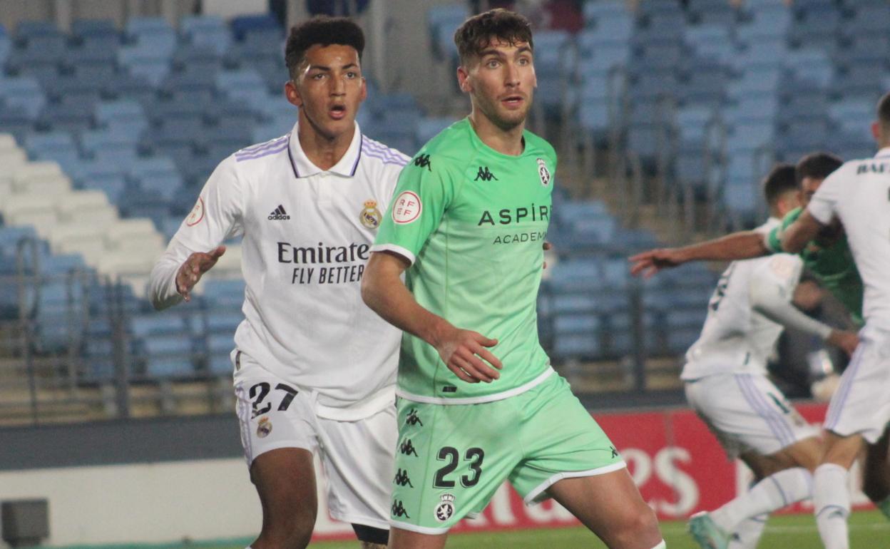 Percan, en una acción en el partido ante el Real Madrid Castilla.