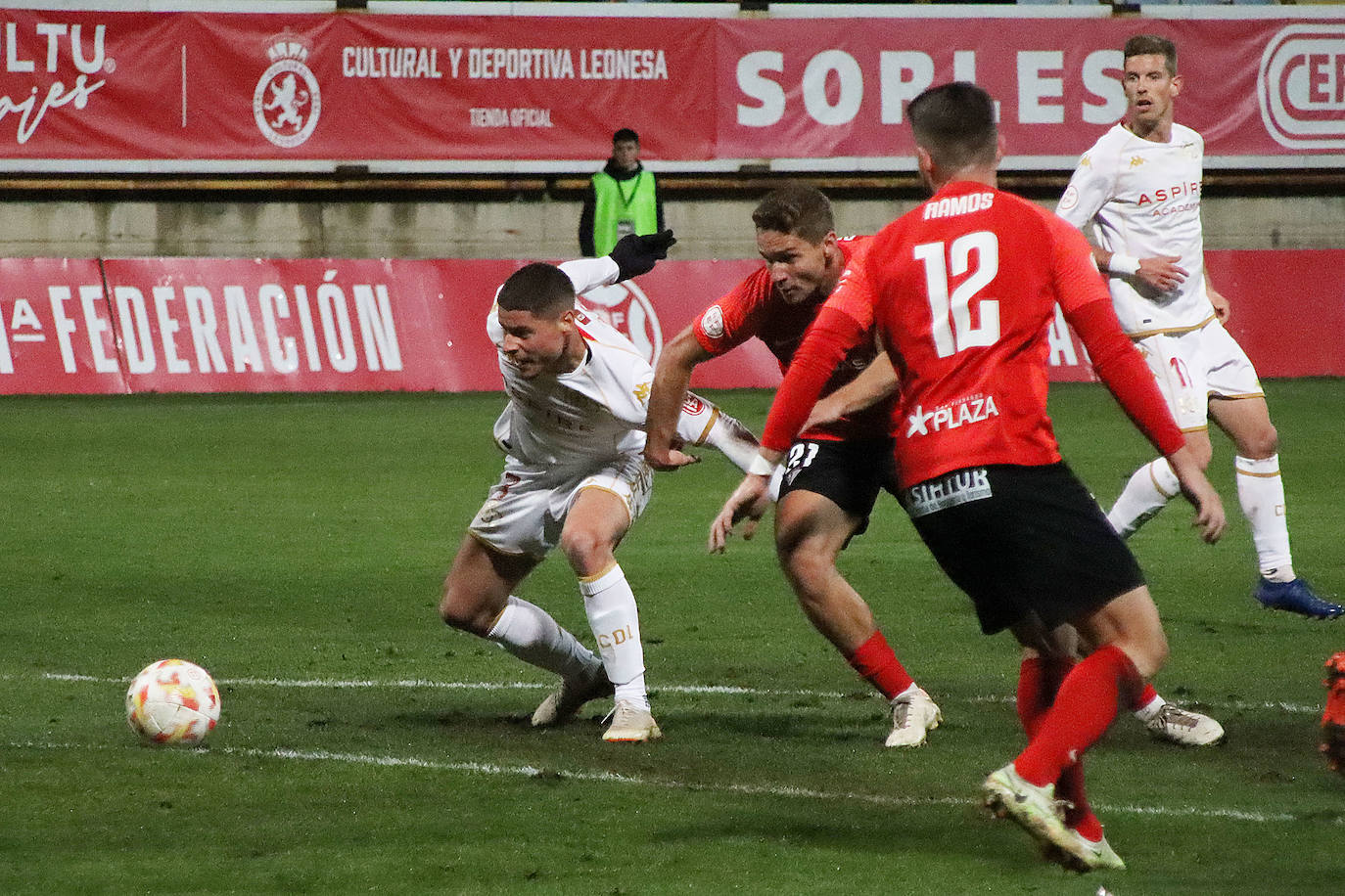 Partido correspondiente a la jornada 15 de la Primera RFEF.