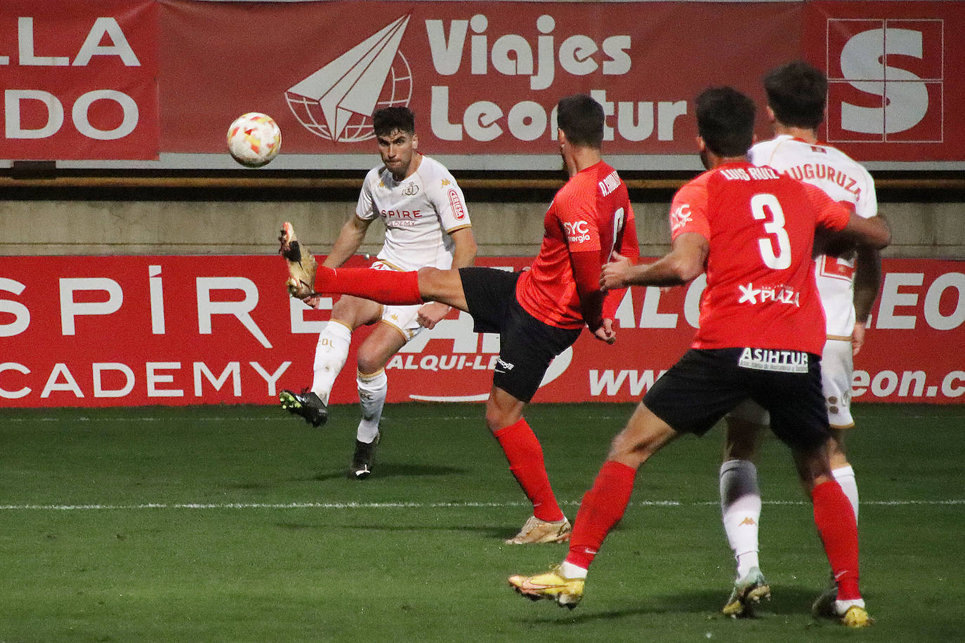 Partido correspondiente a la jornada 15 de la Primera RFEF.