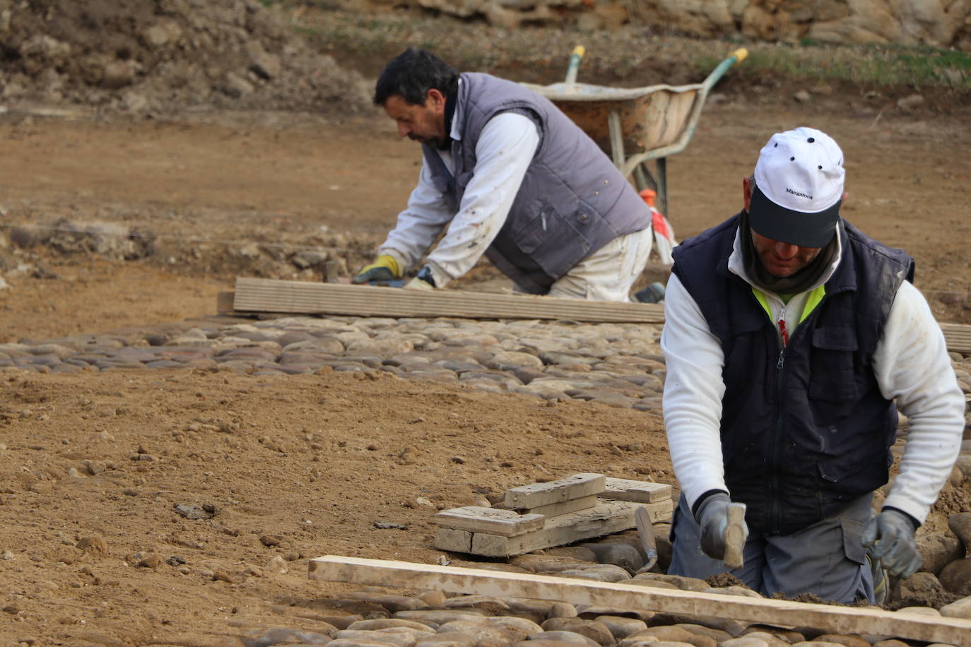 El Programa R del ILC aporta 270.000 euros de unas ayudas totales que ascienden a 450.000 para recuperar el empedrado original de patio de la Portería del Monasterio de Santa María de Sandoval así como restaurar la fachada de La Panera.