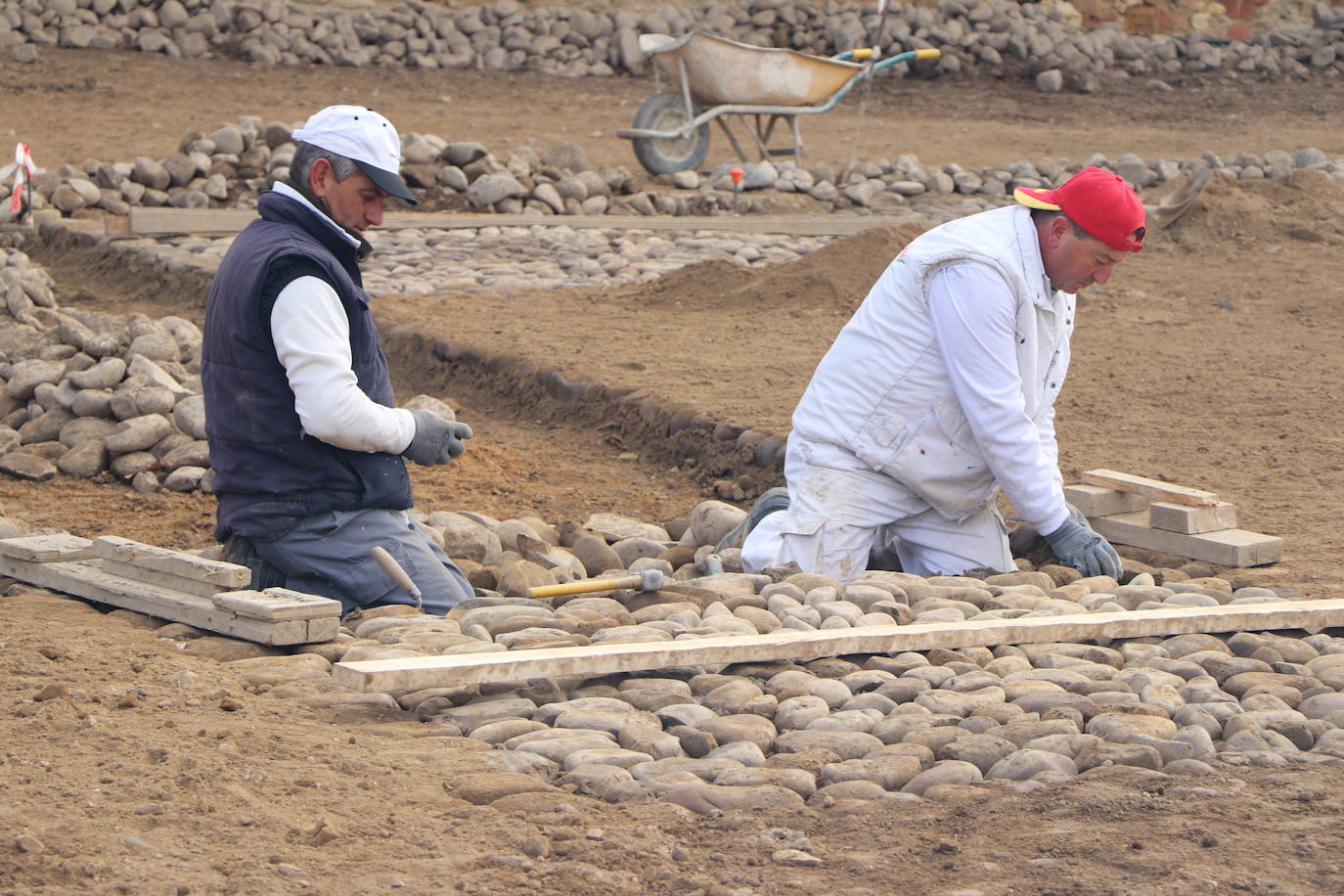 El Programa R del ILC aporta 270.000 euros de unas ayudas totales que ascienden a 450.000 para recuperar el empedrado original de patio de la Portería del Monasterio de Santa María de Sandoval así como restaurar la fachada de La Panera.