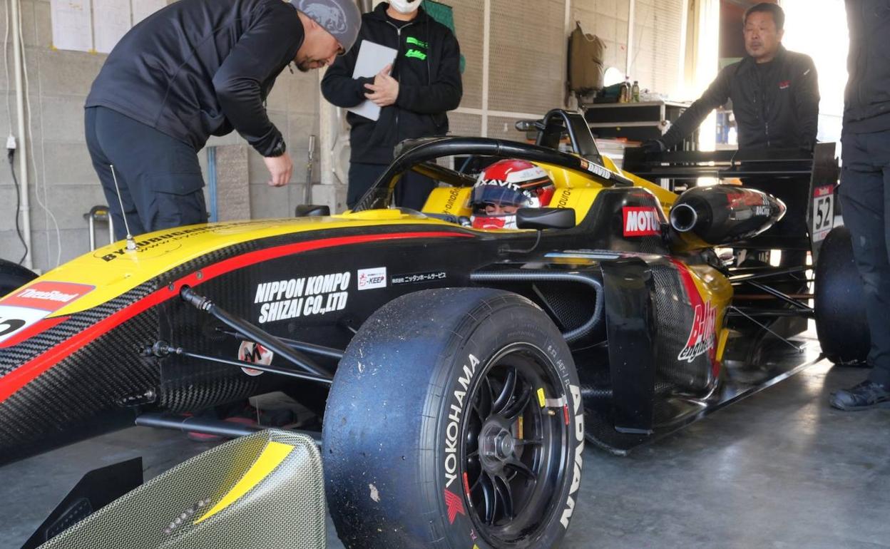 Vidales se sale en los segundos test de la Super Formula Light japonesa.