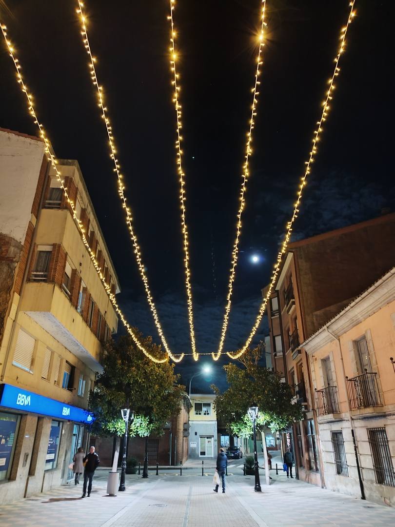 Fotos: Las luces ya iluminan Coyanza