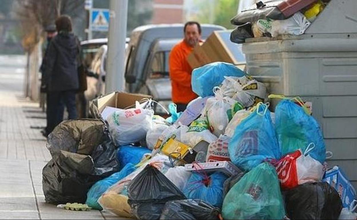 Los trabajadores del servicio de basuras en León irán a la Huelga a partir del 21 de diciembre.