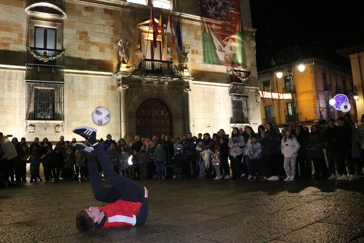 Botines ha sido el escenario para disfrutar de una exhibición del Goldball Freestyle Championship que se celebra en León este fin de semana.