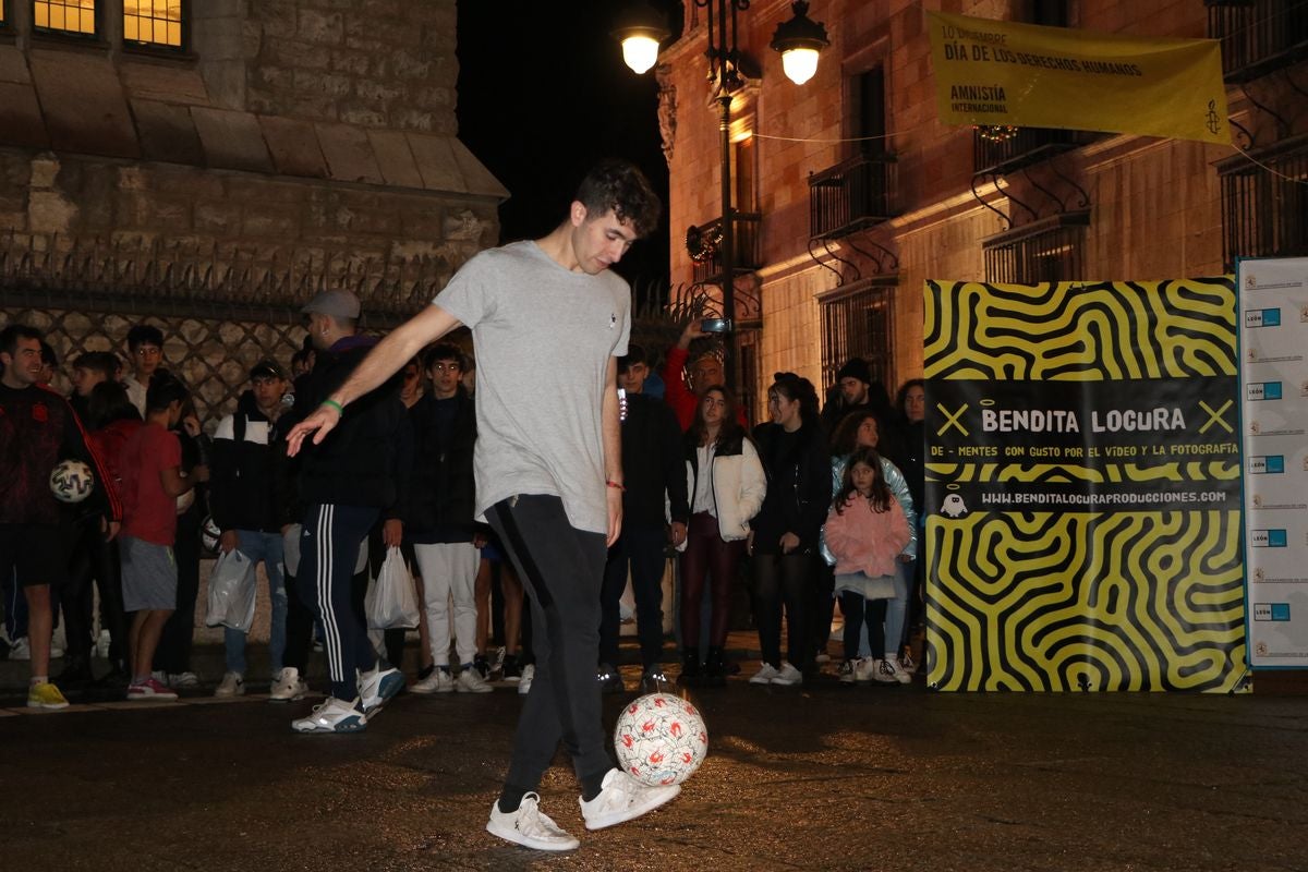 Botines ha sido el escenario para disfrutar de una exhibición del Goldball Freestyle Championship que se celebra en León este fin de semana.