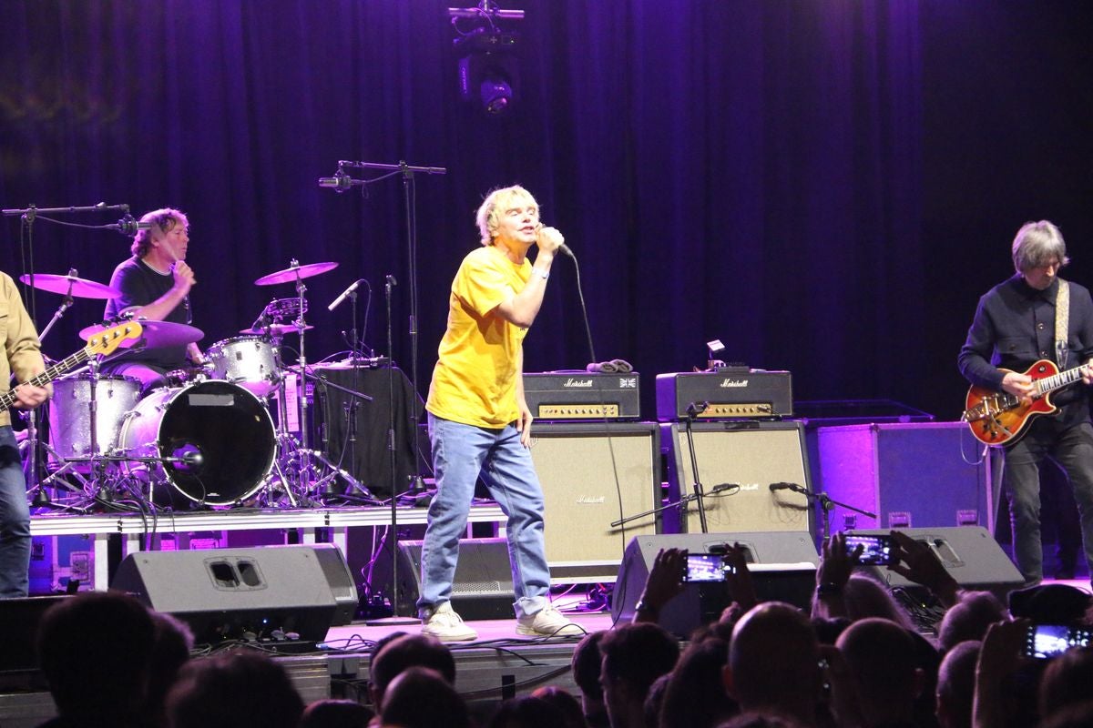 The Warmbabies, The Speedways y The Charlatans se subieron al escenario del Purple Weekend este sábado en la jornada más representativa del festival.