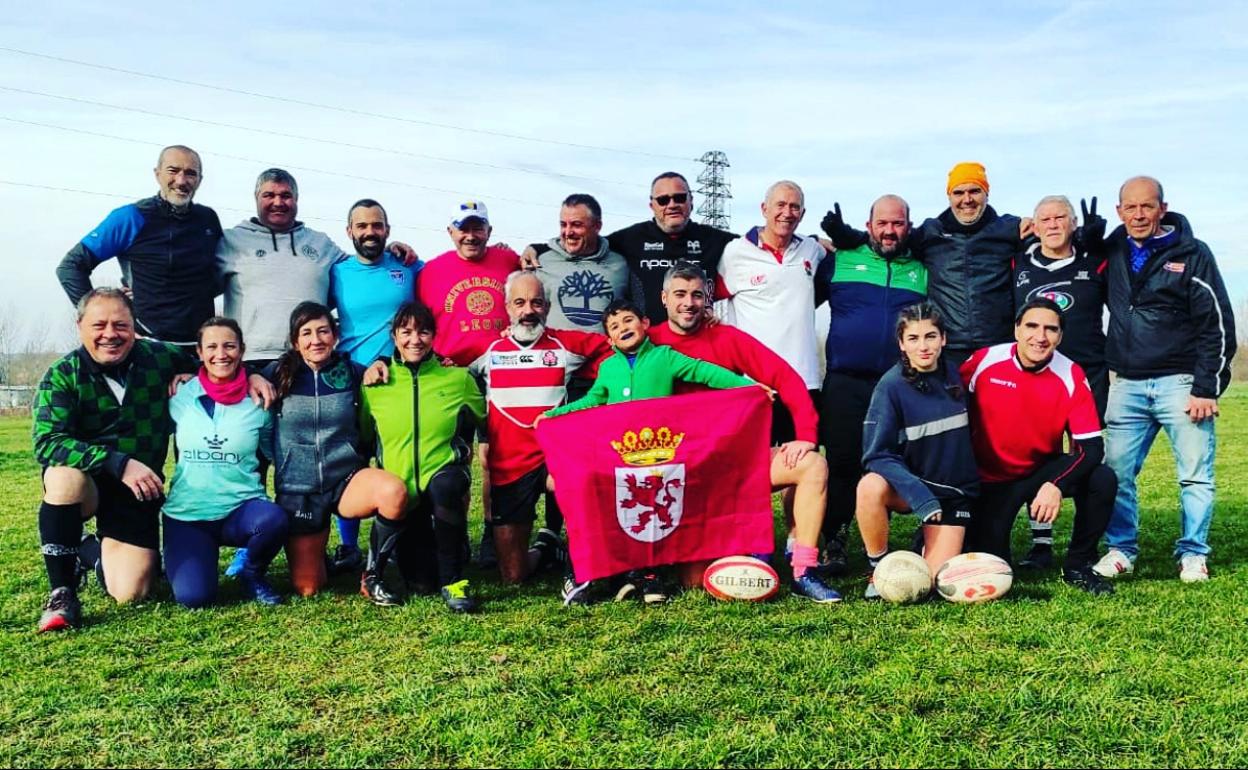 Los veteranos del León RC celebran su tradicional torneo de Navidad.