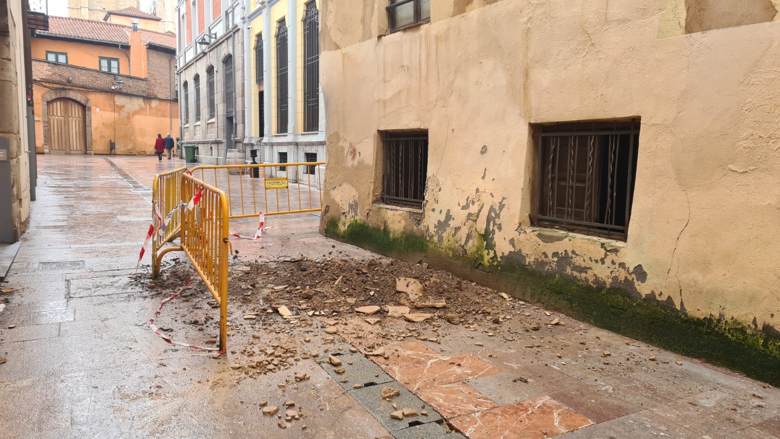 No es la primera vez que este edificio sufre daños que muestran la debilidad de su estructura y, de hecho, parte de la misma ya se desplomó en 2011.