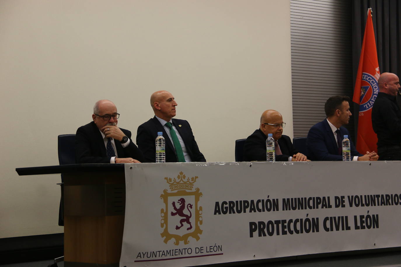 Homenaje del Ayuntamiento de León a los voluntarios de Protección Civil. 