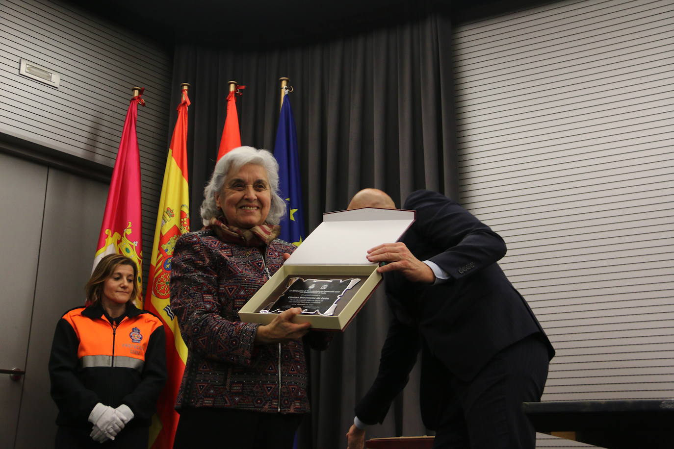 Homenaje del Ayuntamiento de León a los voluntarios de Protección Civil. 