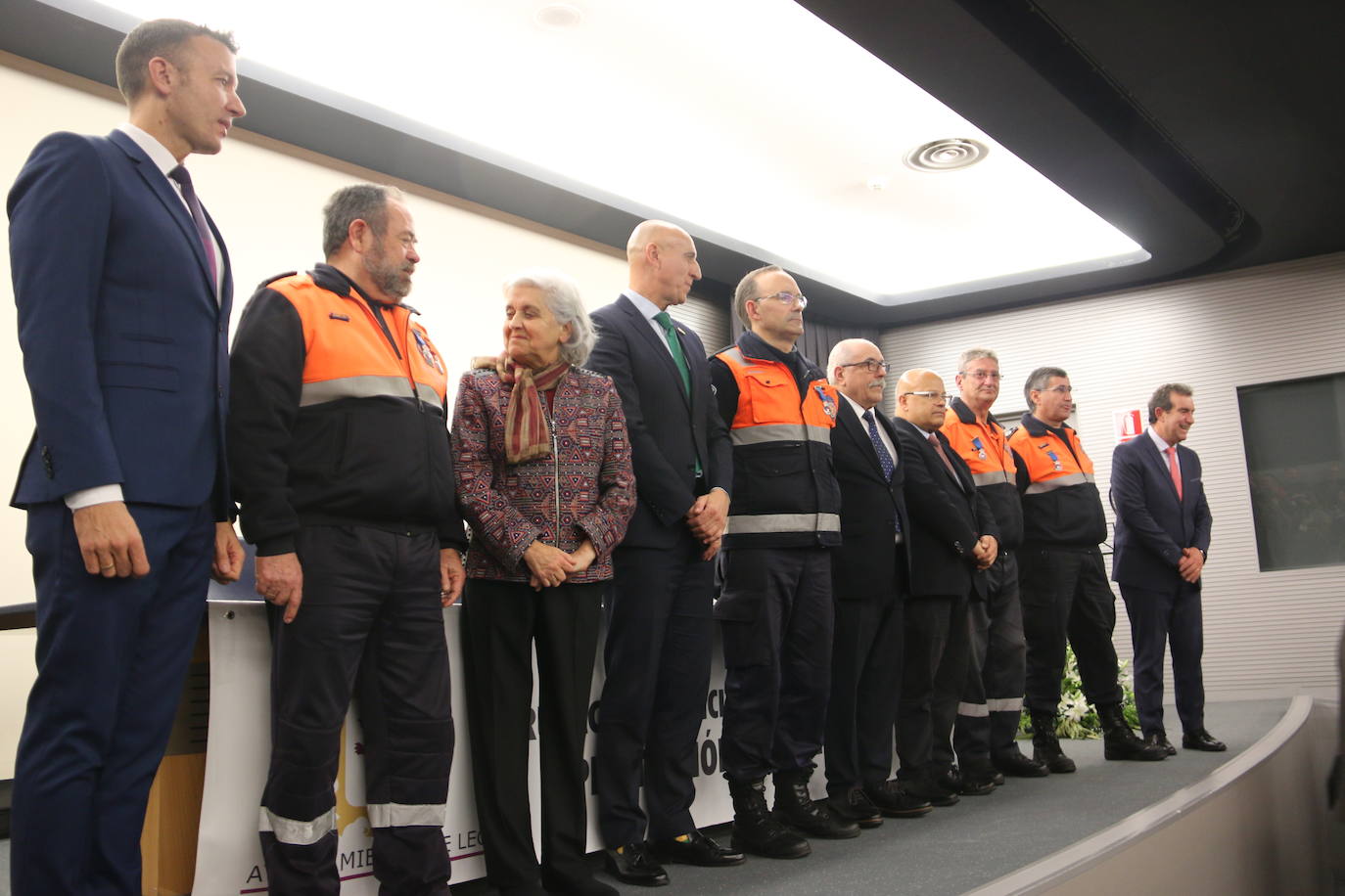 Homenaje del Ayuntamiento de León a los voluntarios de Protección Civil. 