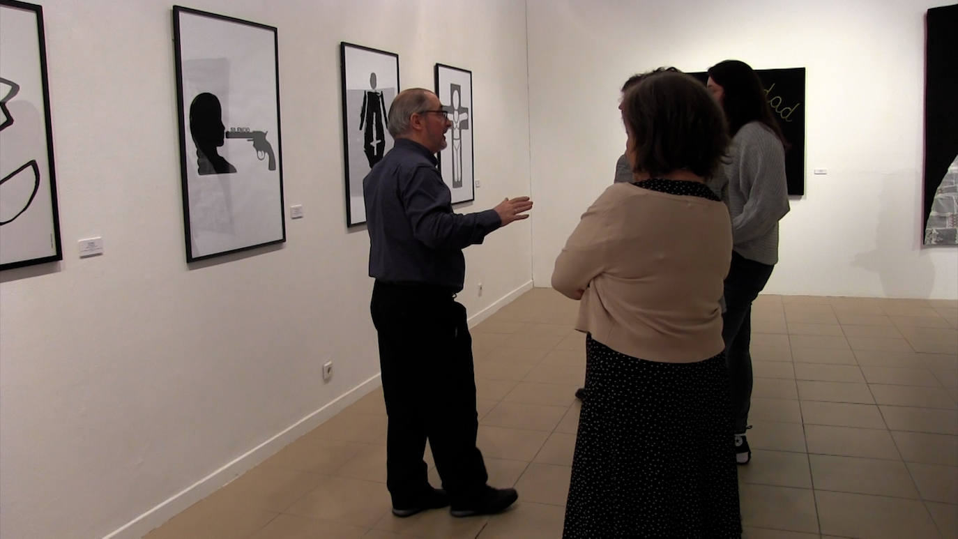 La sala Provincia del Instituto Leonés de Cultura acoge una exposición colectiva que bajo el título 'Violencia de género y derivas' busca mostrar a través del arte esta terrible realidad social | Artistas leoneses e internacionales se dan la mano para mostrar su repulsa a la violencia contra la mujer con obras en diferentes formatos y estilos.