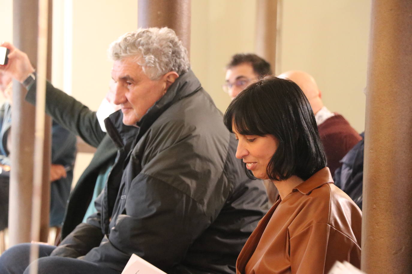 El exjugador de baloncesto participa en una charla coloquio organizada por la Cámara de Comercio en Botines.