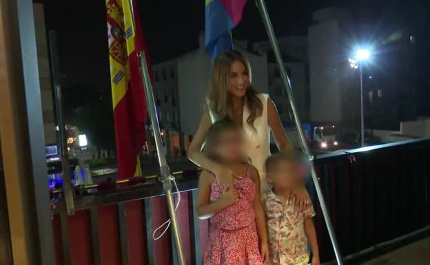 Tamara Gorro y sus hijos.