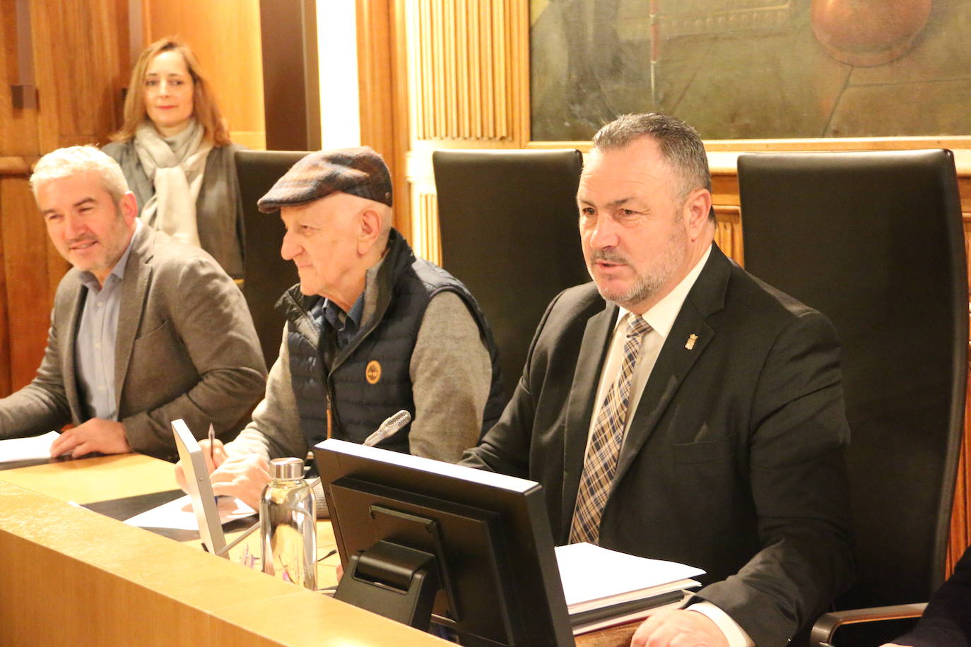 Sesión extraordinaria en la Diputación de León para aprobar el borrador de presupuestos. 